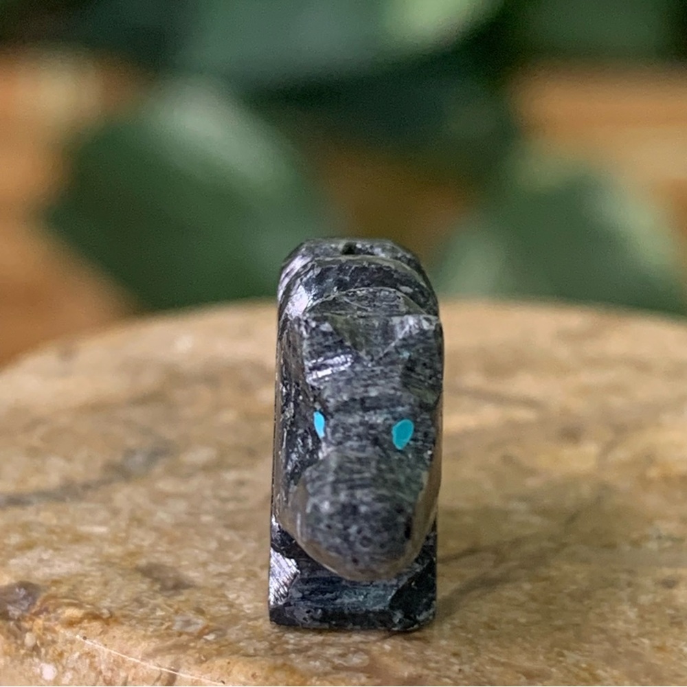 Native American Style Zuni Bear Fetish Bead Black Drilled Stone Mini Animal .7" - Picture 4 of 13